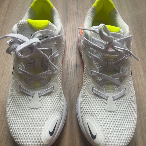 Nike Renew Run Platinum Tint White - Picture 2 of 7